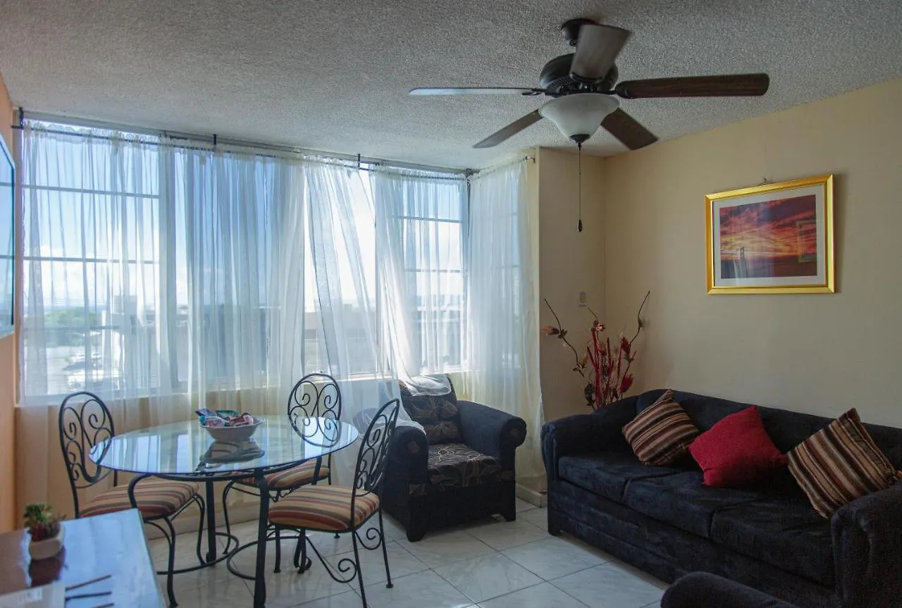 קינגסטון Heart-Of-The-City Apartment With The Amenities Of Home ג'מייקה
