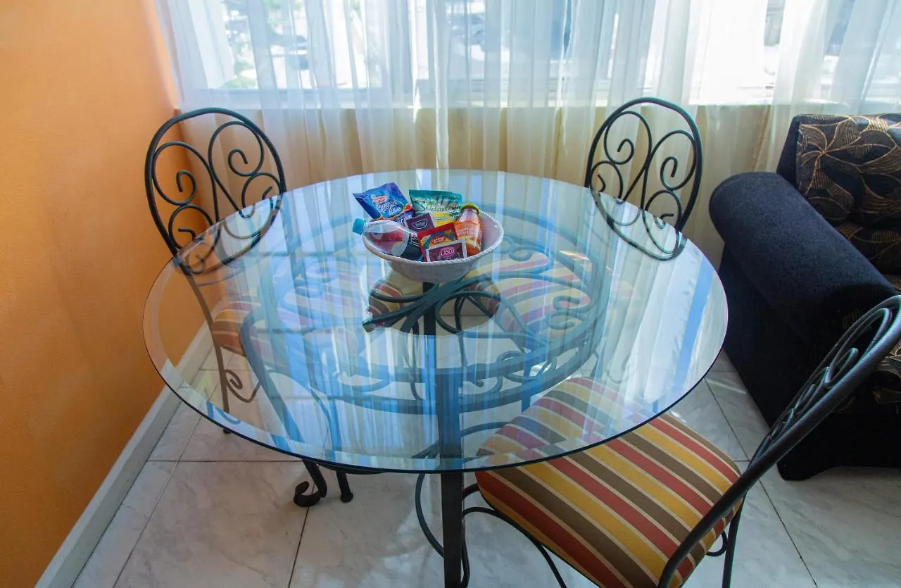 קינגסטון Heart-Of-The-City Apartment With The Amenities Of Home